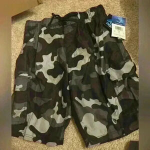Kanu surf camo shorts men’s M NWT